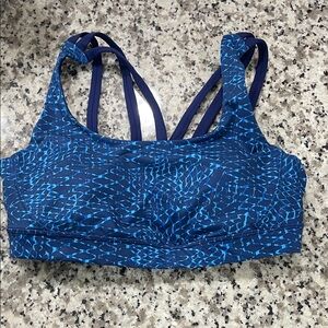 Lululemon sz 8 women’s  Blue Patterned Sports Bra